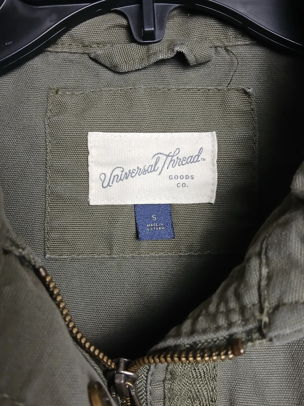 Universal Thread lightweight hooded